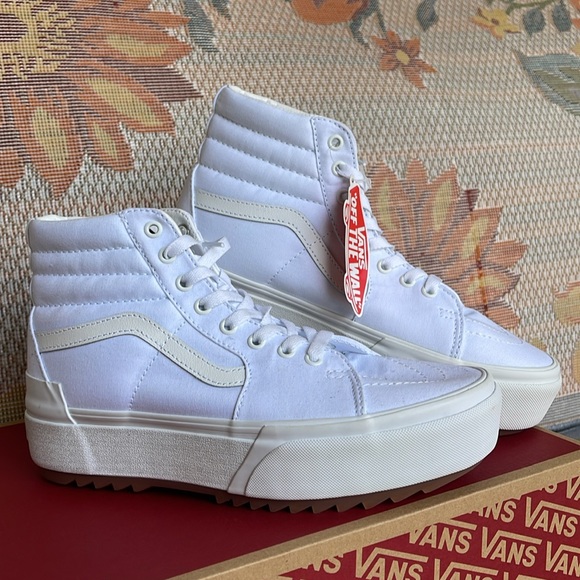 Vans Men’s Sk8-Hi Stacked (Canvas) True White
VN0A4BTWL5R Platforms Sneakers - Picture 10 of 16